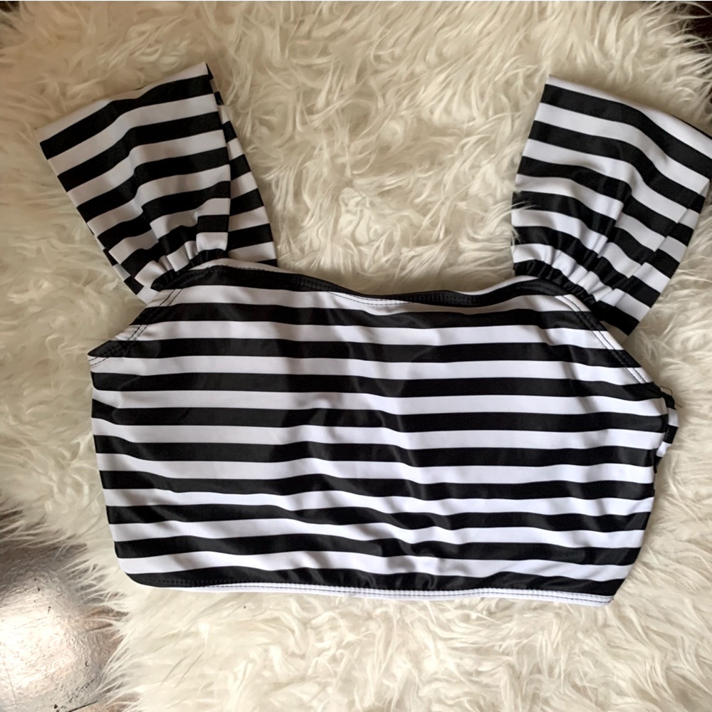 Retro black & white stripe retro style swim top crop top, wide straps, Sz Med